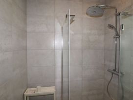 Beachview Apartment 7 - Cornwall - 1084766 - thumbnail photo 11