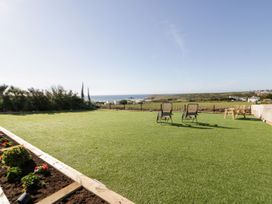 Beachview Apartment 9 - Cornwall - 1084768 - thumbnail photo 18
