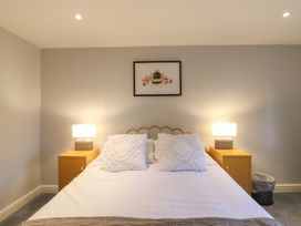 The Old Red Lion - Central England - 1085023 - thumbnail photo 33