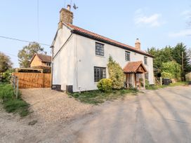 The Old Red Lion - Central England - 1085023 - thumbnail photo 2