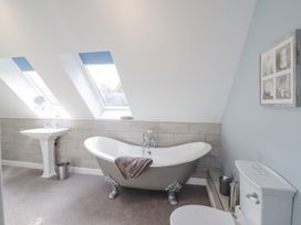 The Pool House - Central England - 1085534 - thumbnail photo 14