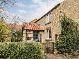 Barn Cottage - North Yorkshire (incl. Whitby) - 1085913 - thumbnail photo 2