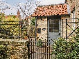 Barn Cottage - North Yorkshire (incl. Whitby) - 1085913 - thumbnail photo 3