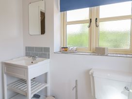 Acorn Lodge - Peak District - 1086364 - thumbnail photo 23