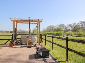 Balwen Shepherd's Hut - Mid Wales - 1086592 - thumbnail photo 15