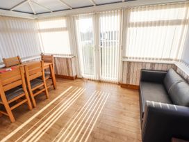 19 Grace Crescent - Lincolnshire - 1086843 - thumbnail photo 6