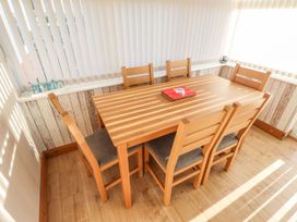 19 Grace Crescent - Lincolnshire - 1086843 - thumbnail photo 7