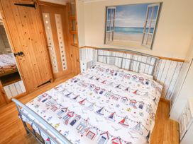 19 Grace Crescent - Lincolnshire - 1086843 - thumbnail photo 14