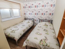 19 Grace Crescent - Lincolnshire - 1086843 - thumbnail photo 15