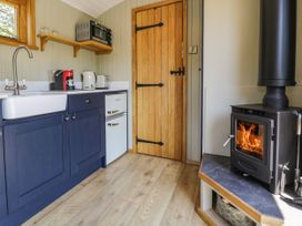 Llethr - Shepherds Hut - North Wales - 1087770 - thumbnail photo 9