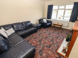 13 Lyndhurst Avenue - South Wales - 1088143 - thumbnail photo 2