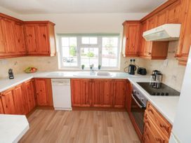 13 Lyndhurst Avenue - South Wales - 1088143 - thumbnail photo 7