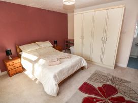 13 Lyndhurst Avenue - South Wales - 1088143 - thumbnail photo 15