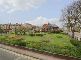 Wave and Sea - North Yorkshire (incl. Whitby) - 1088713 - thumbnail photo 10