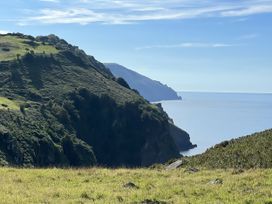 A view of cliffs and the ocean in North Molton at The Hawthorns