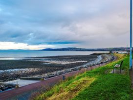 Cabin Hill - North Wales - 1089376 - thumbnail photo 100