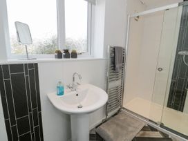 Stayanglesey - Anglesey - 1089398 - thumbnail photo 23