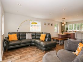 Daisy Tree Cottage - Lincolnshire - 1089972 - thumbnail photo 8