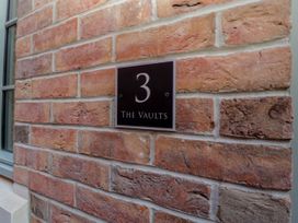 3 The Vaults - Somerset & Wiltshire - 1090521 - thumbnail photo 2
