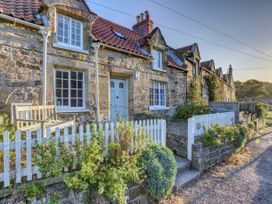 Crab Cottage - North Yorkshire (incl. Whitby) - 1090655 - thumbnail photo 1