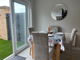 Beach View House - Dorset - 1091445 - thumbnail photo 8
