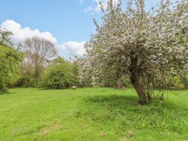 Meadow Lodge @ Berrys Place Farm - Cotswolds - 1093688 - thumbnail photo 20