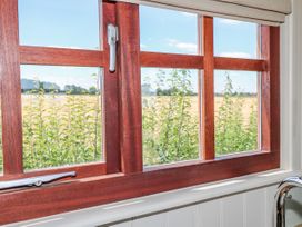 Sweet Caroline Shepherd’s Hut - Lincolnshire - 1093712 - thumbnail photo 7