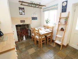 Robin Cottage - 2 The Meadows - Peak District - 1094150 - thumbnail photo 6
