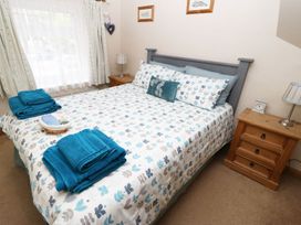 Robin Cottage - 2 The Meadows - Peak District - 1094150 - thumbnail photo 12