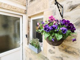 Robin Cottage - 2 The Meadows - Peak District - 1094150 - thumbnail photo 15