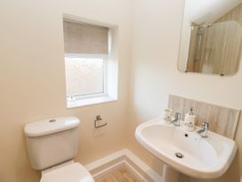 North Terrace - North Yorkshire (incl. Whitby) - 1094265 - thumbnail photo 14