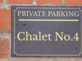 Chalet 4 - North Yorkshire (incl. Whitby) - 1094317 - thumbnail photo 13