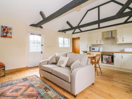 White Hart Stables - Kent & Sussex - 1094693 - thumbnail photo 5