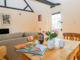 White Hart Stables - Kent & Sussex - 1094693 - thumbnail photo 8