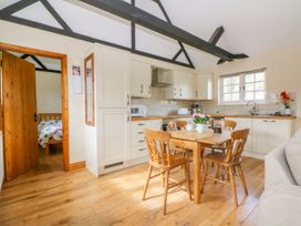 White Hart Stables - Kent & Sussex - 1094693 - thumbnail photo 9