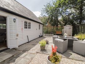 White Hart Stables - Kent & Sussex - 1094693 - thumbnail photo 15