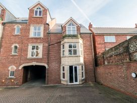 Apartment 1, 19 Cleveland Terrace - North Yorkshire (incl. Whitby) - 1095081 - thumbnail photo 1