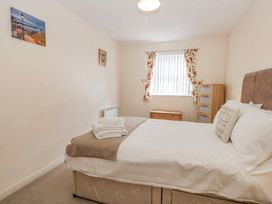 Apartment 1, 19 Cleveland Terrace - North Yorkshire (incl. Whitby) - 1095081 - thumbnail photo 12