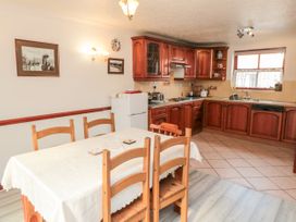 Eric House - North Yorkshire (incl. Whitby) - 1095167 - thumbnail photo 5