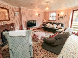Eric House - North Yorkshire (incl. Whitby) - 1095167 - thumbnail photo 3