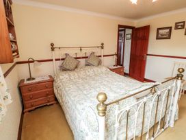 Eric House - North Yorkshire (incl. Whitby) - 1095167 - thumbnail photo 14
