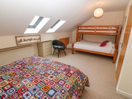 Barn End, 9 Stad Clynnog - Anglesey - 1095237 - thumbnail photo 23