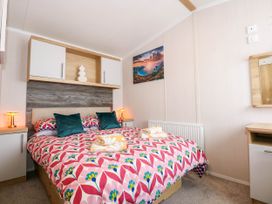 Trewan Lodge - Anglesey - 1096026 - thumbnail photo 11