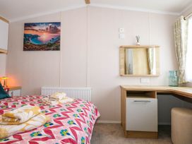 Trewan Lodge - Anglesey - 1096026 - thumbnail photo 12