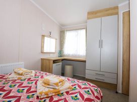 Trewan Lodge - Anglesey - 1096026 - thumbnail photo 13