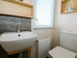 Trewan Lodge - Anglesey - 1096026 - thumbnail photo 17