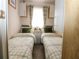 Trewan Lodge - Anglesey - 1096026 - thumbnail photo 20
