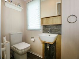 Trewan Lodge - Anglesey - 1096026 - thumbnail photo 22