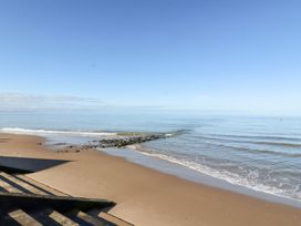 Beachside - North Wales - 1096928 - thumbnail photo 36