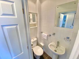 39 Eastborough - 1 Bed - North Yorkshire (incl. Whitby) - 1097461 - thumbnail photo 17